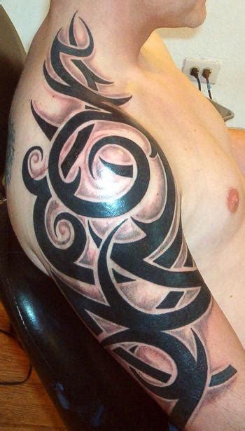 Half sleeve tattoos for men look especially good on guys with toned arms, biceps and shoulders. Greatest Tattoos Designs: Tribal Arm Tattoo Designs for Men