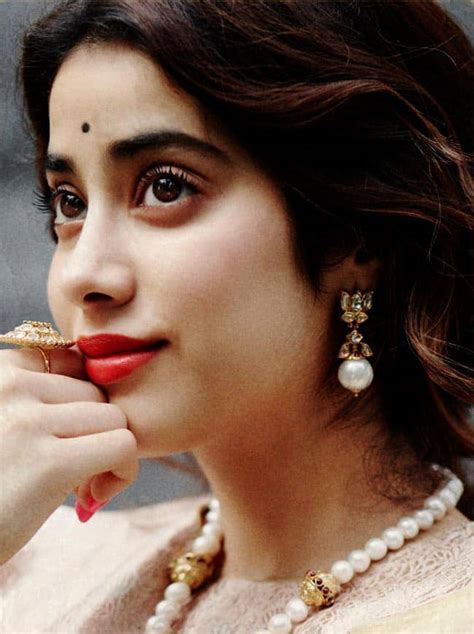 Janhvi Kapoor Takes Us Back To 1950s Evokes Retro Vibes In Latest Pictures