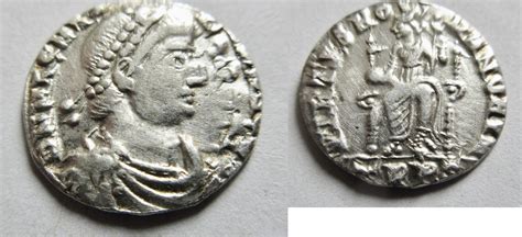 383 388 N Chr Siliqua Von Magnus Maximus Aus Trier Rs Roma Von Vorn