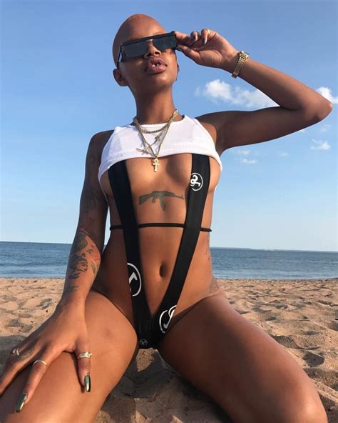 Slick Woods Topless Sexy Photos Thefappening