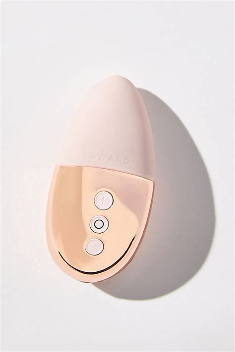 Le Wand Point Vibrator Anthropologie