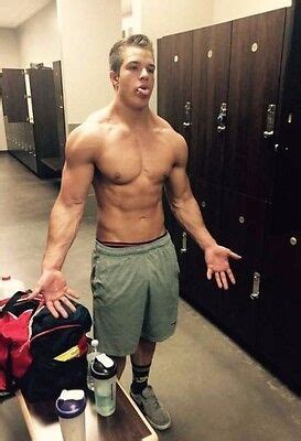 Shirtless Male Jock Muscle Beefcake Hunk Locker Room Sexiz Pix
