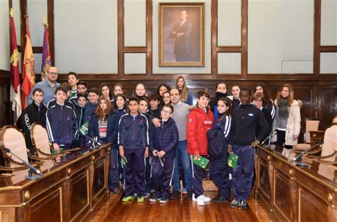 Alumnos De La Eso Del Colegio Maristas Visitan La Diputación Guada News