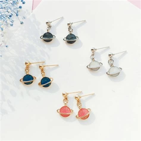 cute shiny gray planet short dangle earrings for girls fashion sweet earth drop earrings 2017
