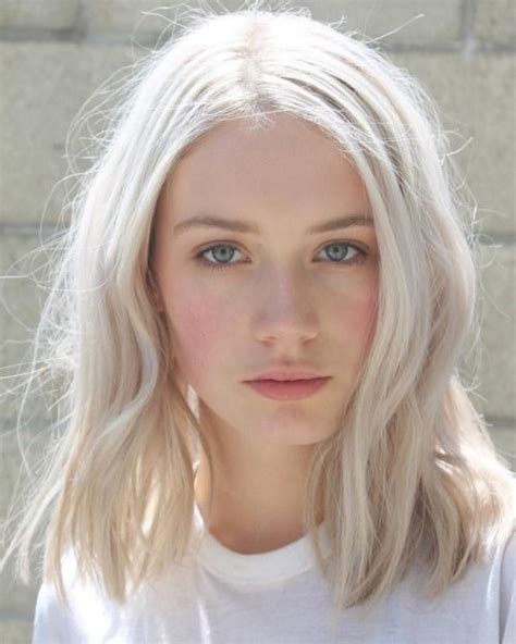 Pin By Emma Garreton On Rubias White Blonde Hair Light Hair Light