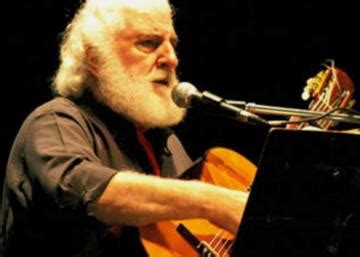 José teodoro larralde, conocido también como el pampa (huanguelén, 22 de octubre de 1937) es un cantautor argentino de música folclórica. PATAGONIA CULTURA: José Larralde en Viedma
