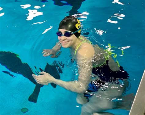 Record Breaking Year In Pool For Dalhousies Isabel Sarty Cbc News