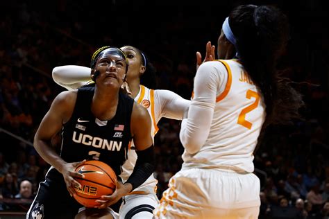 UConn Women S Basketball Team Beats Longtime Foe Tennessee Behind