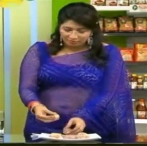 4all Songs Lakshmi Nair Hot Navel Show In Saree Photos