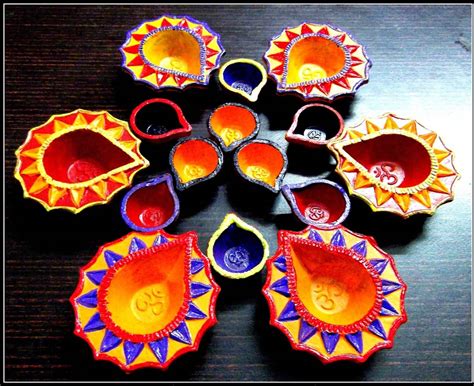 Do not hesitate to include all your friends and loved ones while bringing your unique diya decor to life. 20 Beautiful Diwali Decoration Ideas For Office And Home