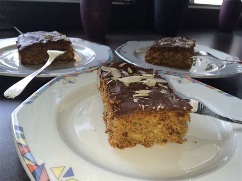 Check spelling or type a new query. Zucchini - Karotten Kuchen mit Pinienkernen von stanze ...