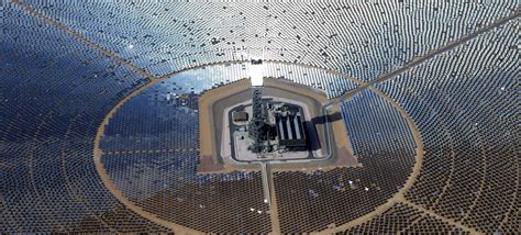 The World S Largest Solar Plant Is Blinding Pilots Gizmodo Australia