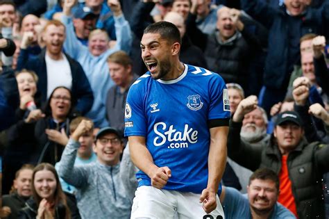 Everton 1 0 West Ham Neal Maupay Scores First Toffees Goal As Hammers