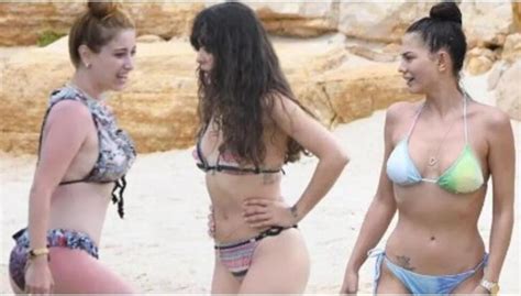 Hazal Kaya bikinili pozlarla sosyal medyayı salladı Magazin Haberleri