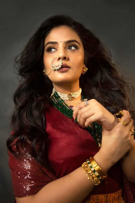 Sreemukhi started her career as a host with the talent hunt even after a successful stint in film acting, sreemukhi confesses that tv will always remain her first love. In Pics: Sreemukhi Looks Regal - Gulte