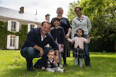 Cet établissement chaleureux, également table d'hôtes, saura vous charmer grâce à son confort et sa décoration atypique qui vous fera voyager dans le temps. Château de l'Abbaye de Moreilles: maison d'hôtes, Château ...