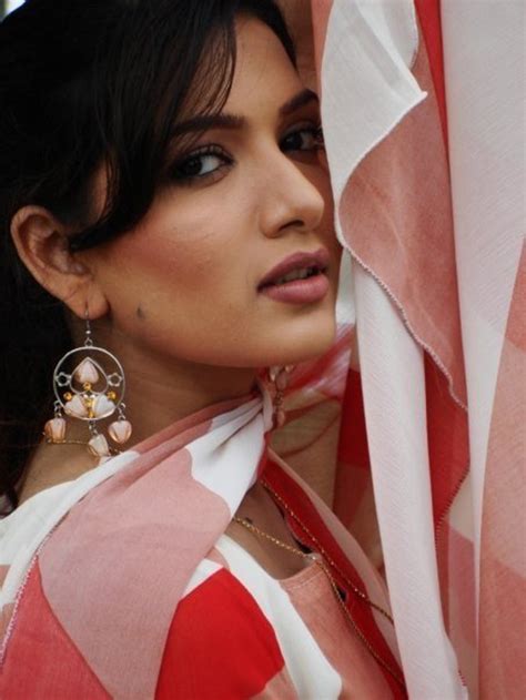 Bollywood Girls Dress Makeup Fashion Beauty