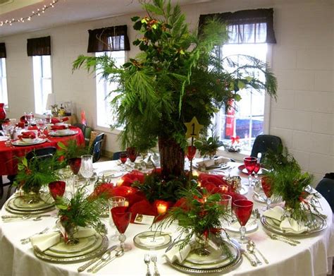 Christmas | Christmas table settings, Christmas banquet decorations