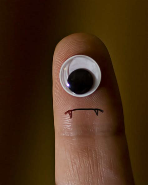 Fake Finger Illusion Pokes Holes In Body Ownership