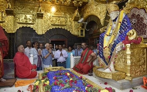 Shirdi Saibaba Temple Gets 14 Lakh Worth Of Coins | WhatsHot Pune