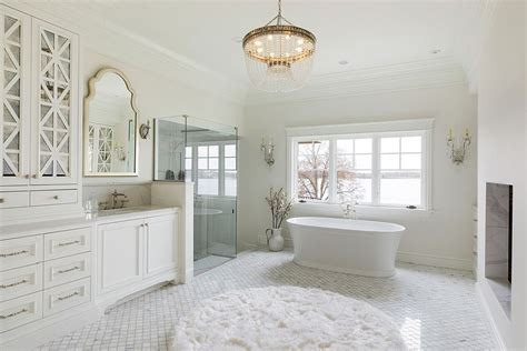 20 White Bathrooms That Bring Home Spa Styled Relaxation Decorpion