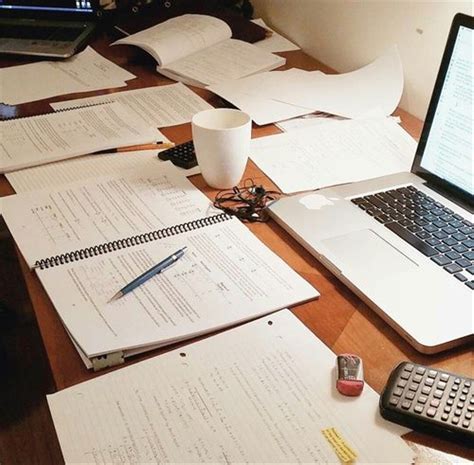 Pendekatan penelitian merupakan merupakan cara berpikir yang diadopsi peneliti tentang bagaimana desain riset dibuat dan bagaimana penelitian dilakukan. Contoh Rumusan Masalah Proposal Penelitian Kuantitatif ...