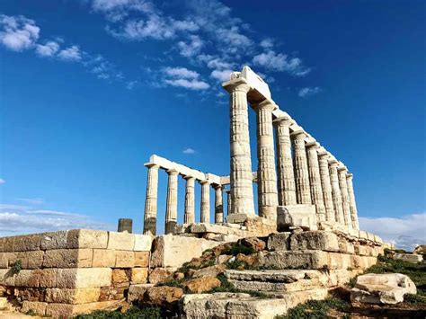22 Famous Landmarks In Greece You Should Learn About Before Your Visit