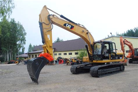 Rental crawler excavator caterpillar 320e l day price 225.00 week price type: Used Caterpillar -320-d-l crawler excavators Year: 2008 ...