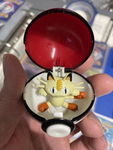 Pokemon Meowth And Pokeball Catch And Release Missing Keychain Basic Fun