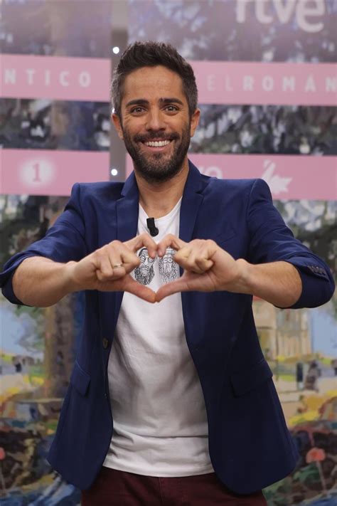 More than just shopping, we are involved in and host charity events and fundraisers. Roberto Leal presume de su hija Lola y de su mascota en ...