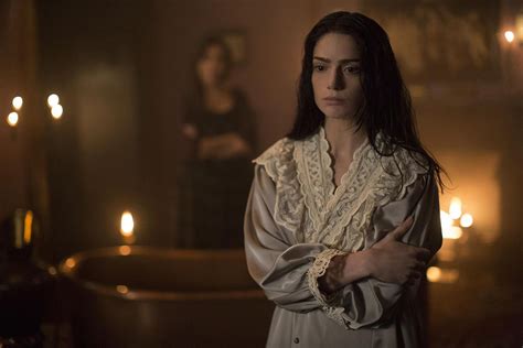 Salem Saison 2 Salem Photo Janet Montgomery Femme Hotd Actrice