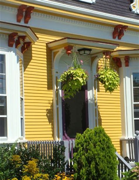 Learn valuable tips for choosing exterior paint colors. 17+ best images about Exterior Paint Colors and Trim on ...