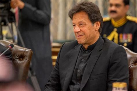 Imran khan latest breaking news, pictures, photos and video news. Imran Khan once again has shown off his humbleness - LogicalBaat a home for News & Entertainment
