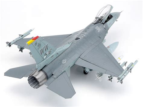 Tamiya Macheta Aeromodele Lockheed Martin F 16cj Block 50 Fighting