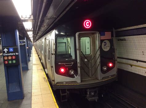 Whats Up With The Nyc Subway Line That Has Some Of The Oldest Trains