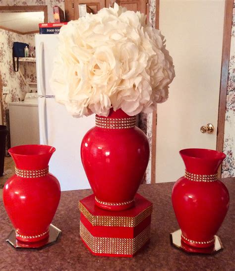 Are You Ready For The Red Vase Its A Wow Moment Wedding Table