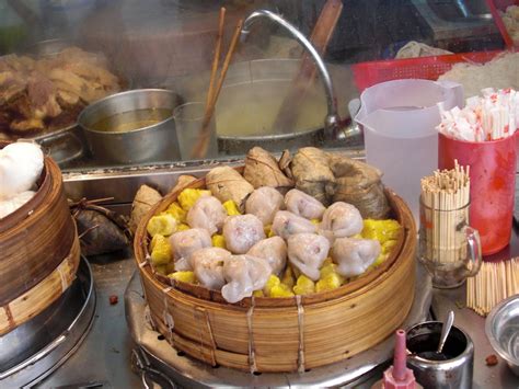 At first, they began as roadside stalls or in a form of push carts to cater the needs of the general public. Hong Kong Street Food / LUCY LOVES TO EAT