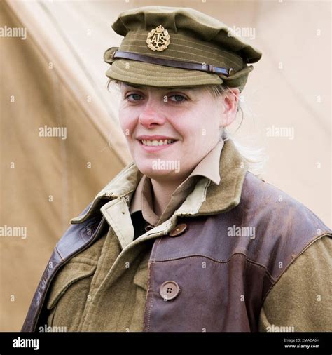 Women Of The Ww2 British Army Auxiliary Territorial Service Stock Photo
