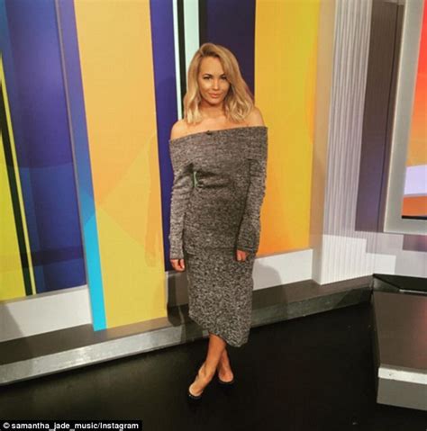 Samantha Jade Leads Cancer Pledge Vowing To Support Bffs After Mothers Death Daily Mail Online