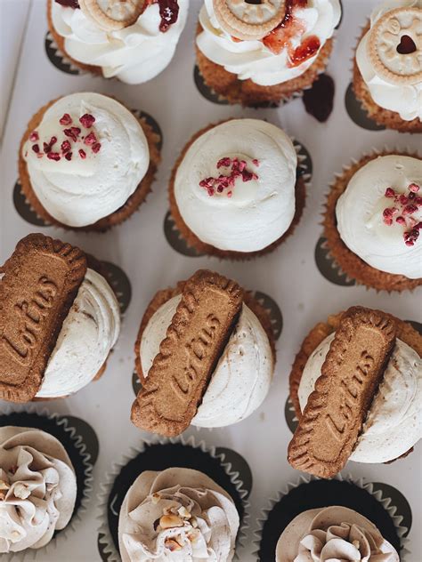 Originating in singapore with great fanfare, twelve cupcakes' signature bites of heaven have arrived in hong kong. Weddings - Hannah Culley's Cakes