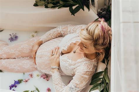 Nicole Bertrand Charlotte Birth Photographer Kira S Milk Bath