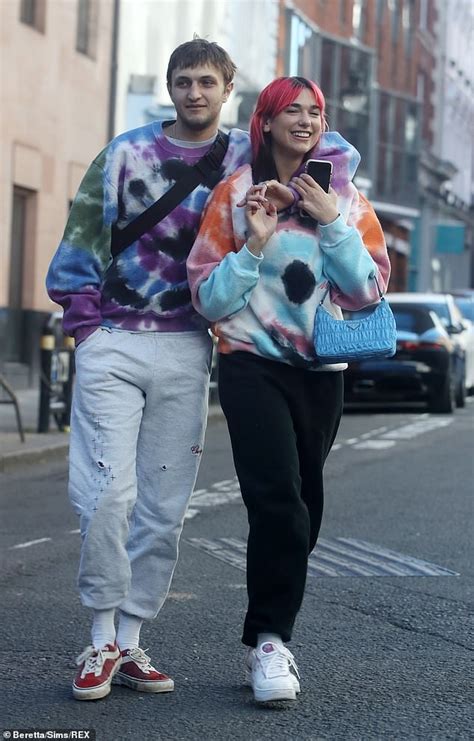 Dua lipa and anwar hadid have been reunited with the model's family in the us after spending lockdown in london. Dua Lipa and boyfriend Anwar Hadid pack on the PDA during stroll around London | Daily Mail Online