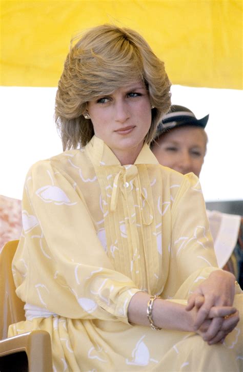 a look at princess diana s iconic beauty signatures vogue