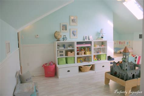 How to decorate an attic kids' room make the space serene and full of light and air, for that you can make additional windows in the roof: Kids Playroom Designs & Ideas