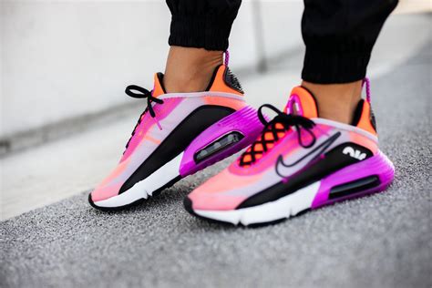 Nike Womens Air Max 2090 Iced Lilacfire Pink Flash Crimson Ck2612 500