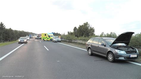 D4, mezi km 19.9 a 27.7, ve směru příbram, provoz převeden do protisměru, práce na silnici, zúžení vozovky na dva jízdní pruhy, od 30.05.2021 14:00 do 15.08.2021 23:59, provoz veden v režimu 2+1/1 nebo 2+1/0 a následná rušení přechodné úpravy provozu Na 22. kilometru dálnice D11 zasahovali hasiči ze stanic ...