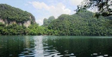 Dayang bunting means pregnant maiden, so the lake is also sometimes known as pregnant maiden lake. 7 Best Dayang Bunting Lake or Tasik Dayang Bunting, Langkawi