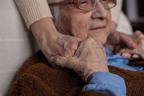 What Do Dying People Really Talk About At The End Of Life