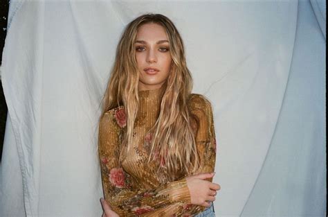 Maddie Ziegler On The Set Of A Photoshoot February 2020 Hawtcelebs