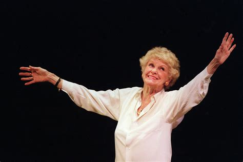 Elaine Stritch Broadways Enduring Dame Dies At 89 The New York Times